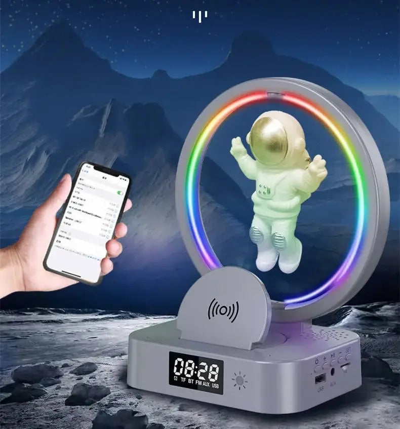 Radio Parlante Bluetooth Con Carga Inalámbrica Diseño Astronauta Y-558 B2B