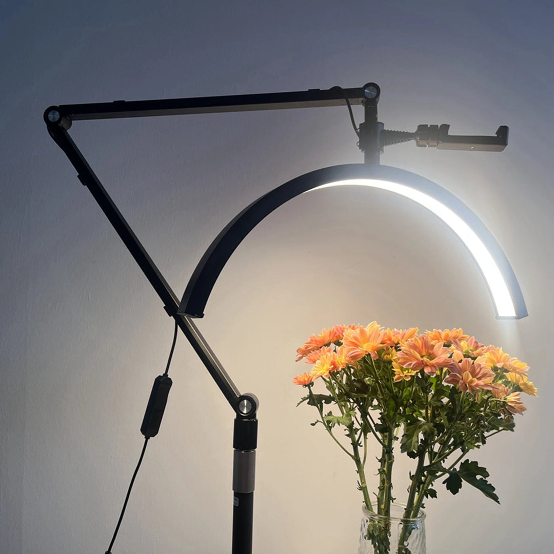 Lámpara Media Luna Con Potencia de 36w y 3 Niveles De Luz  F-700B
