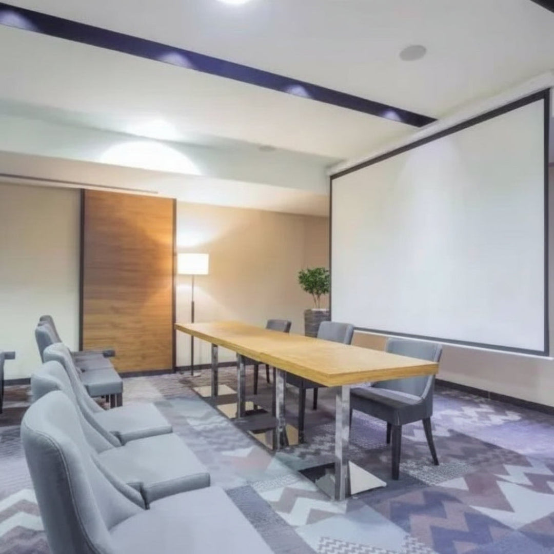 Telón De Proyección Motorizado 100” Con Control Remoto Para Techo o Pared Steren PRO-020