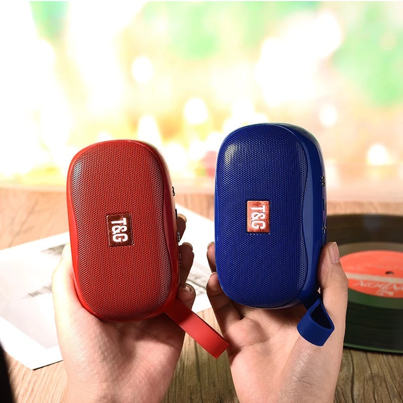 Cargue la imagen en el visor de la galería, Parlante Portátil Recargable Bluetooth TG-173
